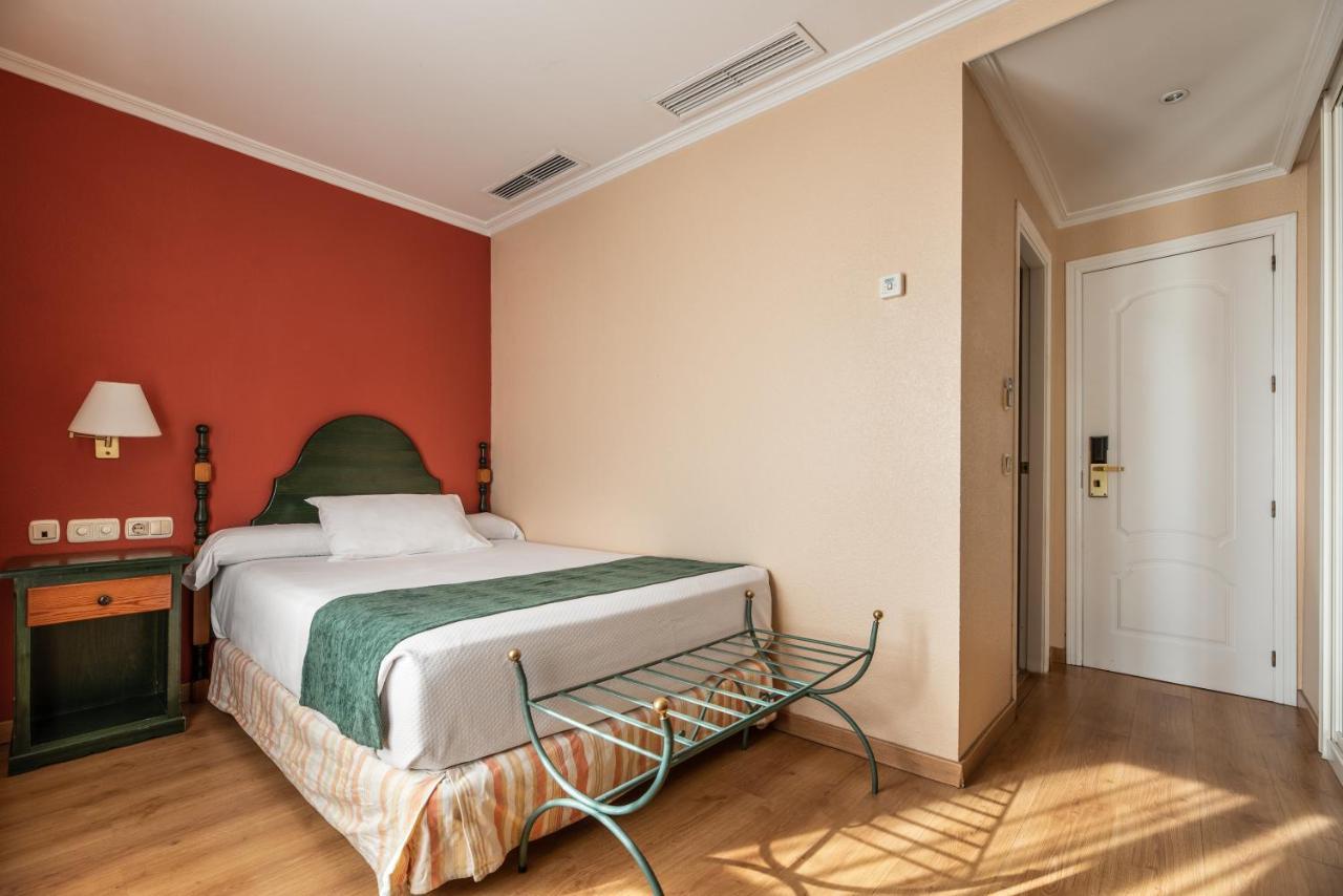 Hotel Rio Бадахос Экстерьер фото