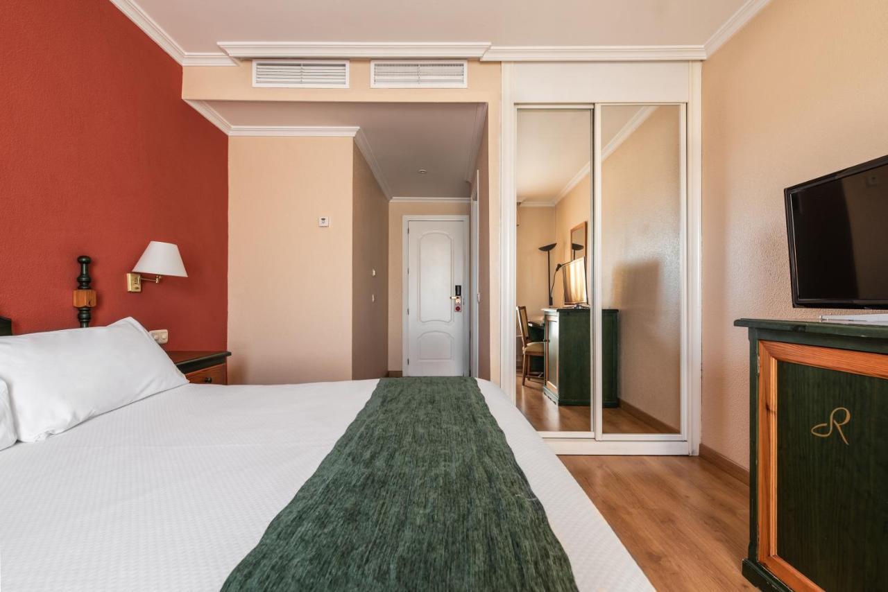 Hotel Rio Бадахос Экстерьер фото